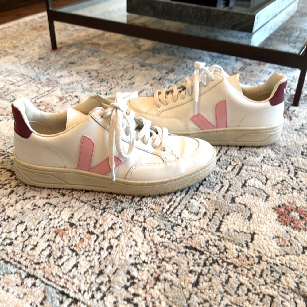 Great condition Vejas!